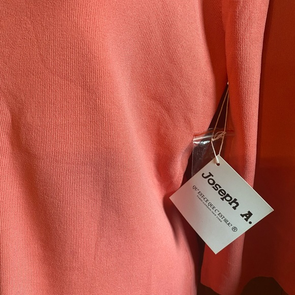 Women’s “Joseph A” Coral Top w/ shell embellishments-Size Large NWT - Picture 5 of 8